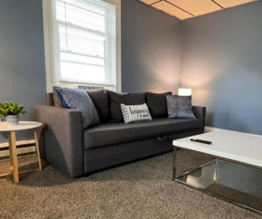 Sleeps 6 Cozy 2BR with 4 Beds at New Castle WIFI